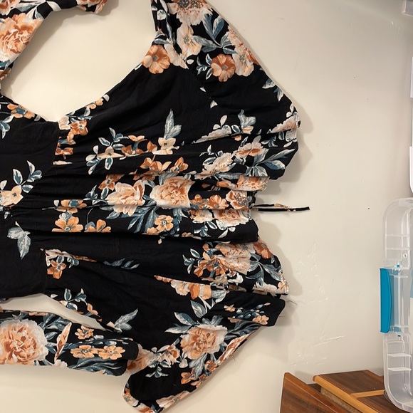 American Rag Fit & Flare Floral V neck Dress‎ size XS - Picture 4 of 9